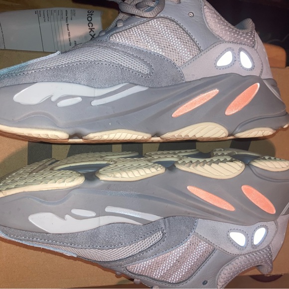 Yeezy sneakers - Picture 1 of 6